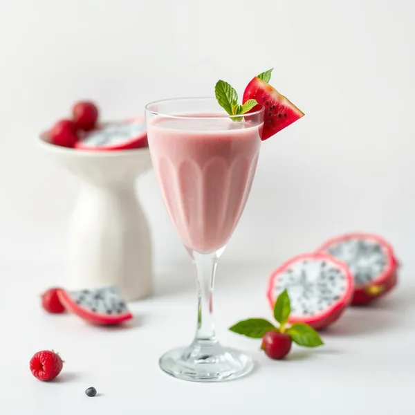 Gesunder Dragonfruit Kefir Milch Smoothie